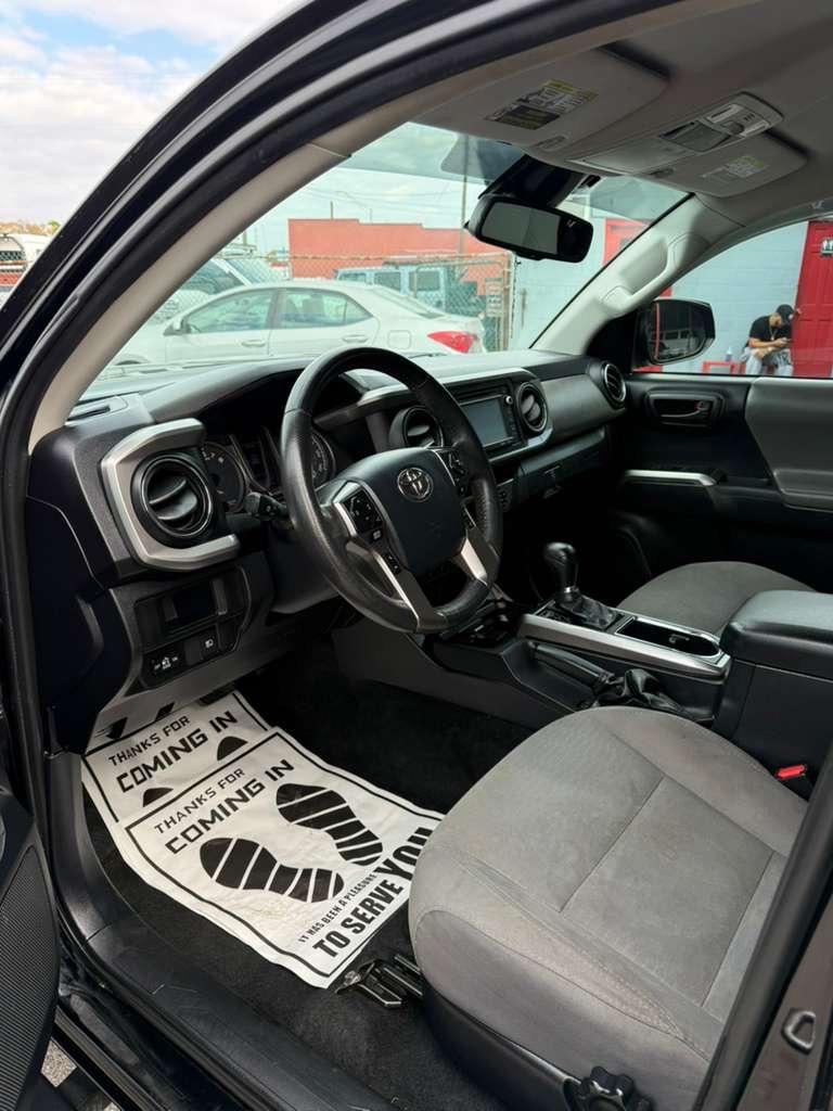2018 Toyota Tacoma SR5 - Photo 10